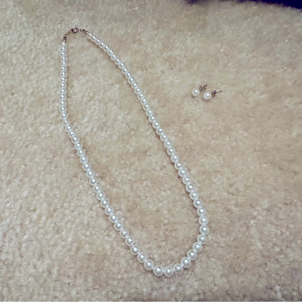 Pearl Necklace & Stud Pearl Earrings